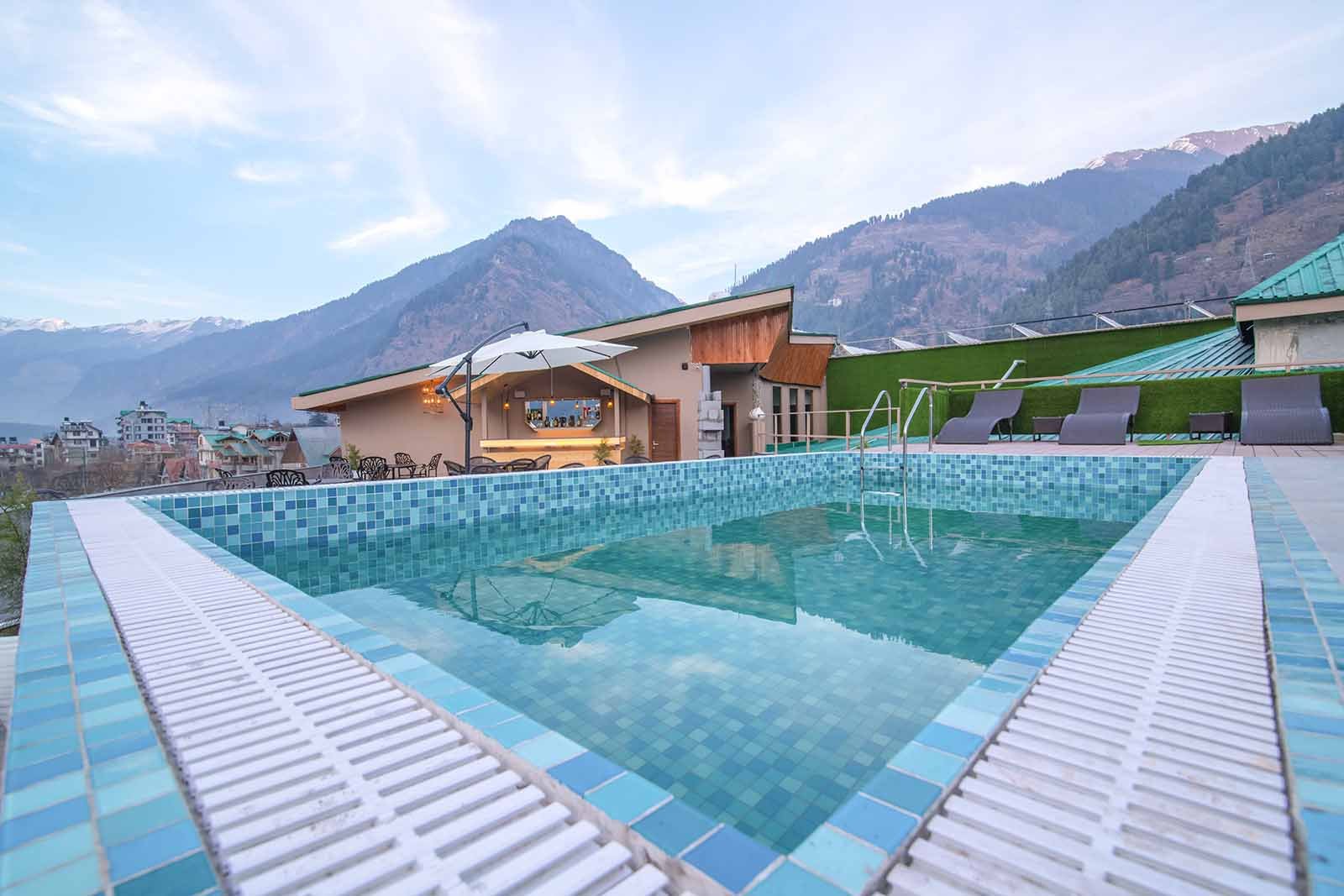 Alpine Meadows-Bar-N-BarbequePool